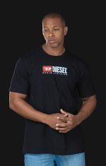 camiseta-masculina-diesel-denim-division-preta-frente.jpg